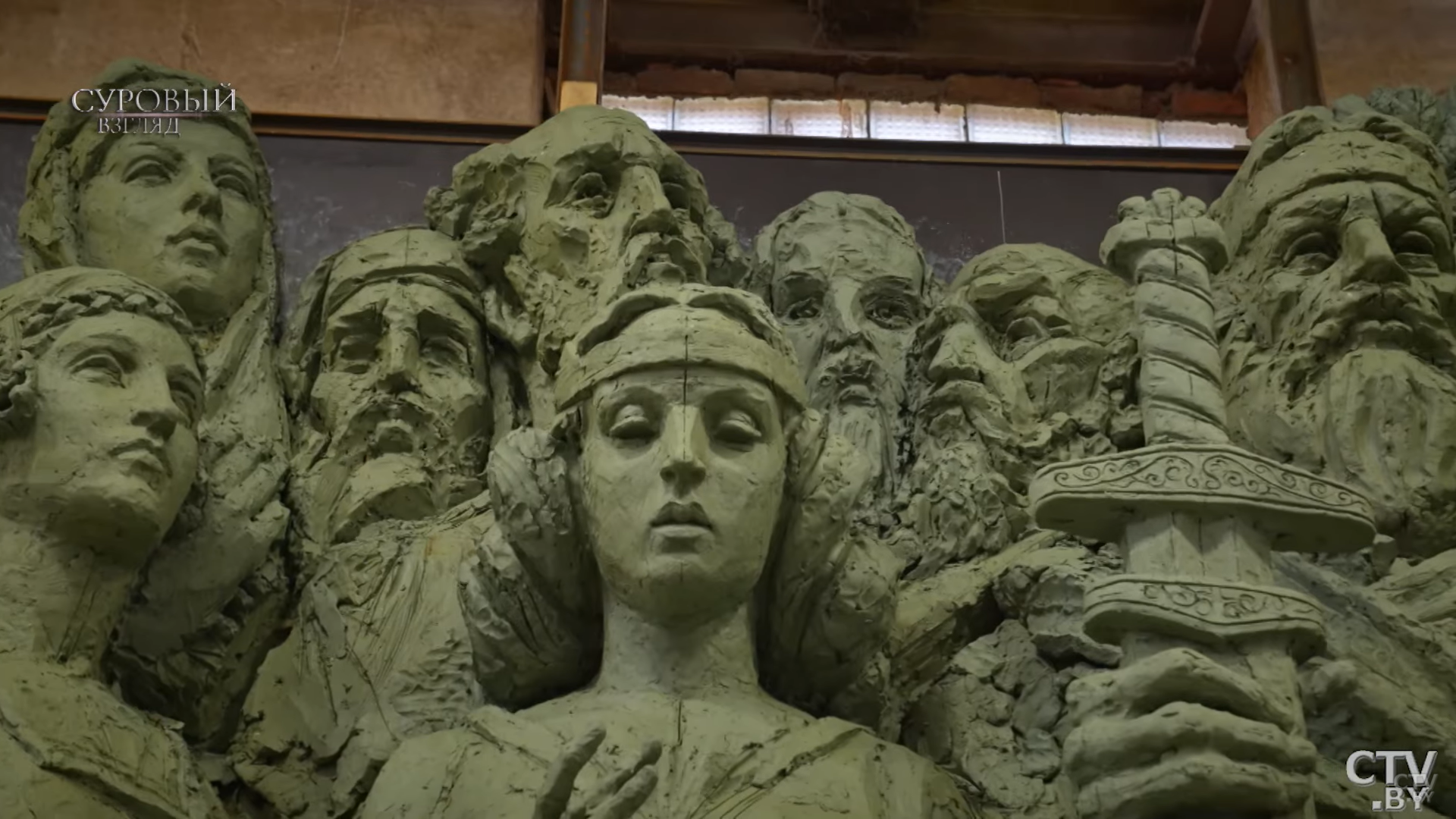 Памяць, прапаганда і штучны інтэлект. Вынікі года ў візуальным мастацтве