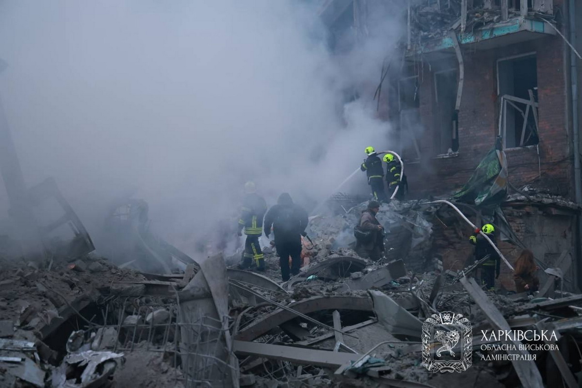 Россия ударила по жилой пятиэтажке в Харькове