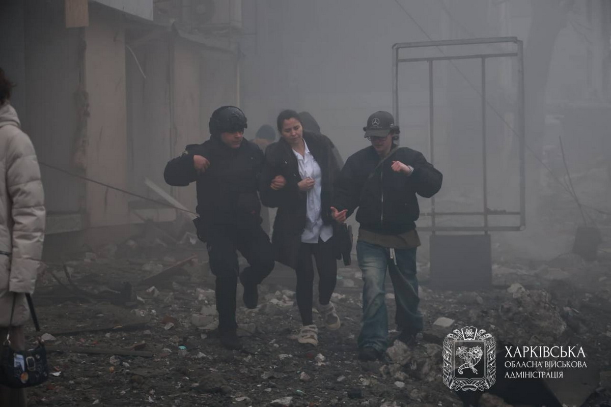 Россия ударила по жилой пятиэтажке в Харькове