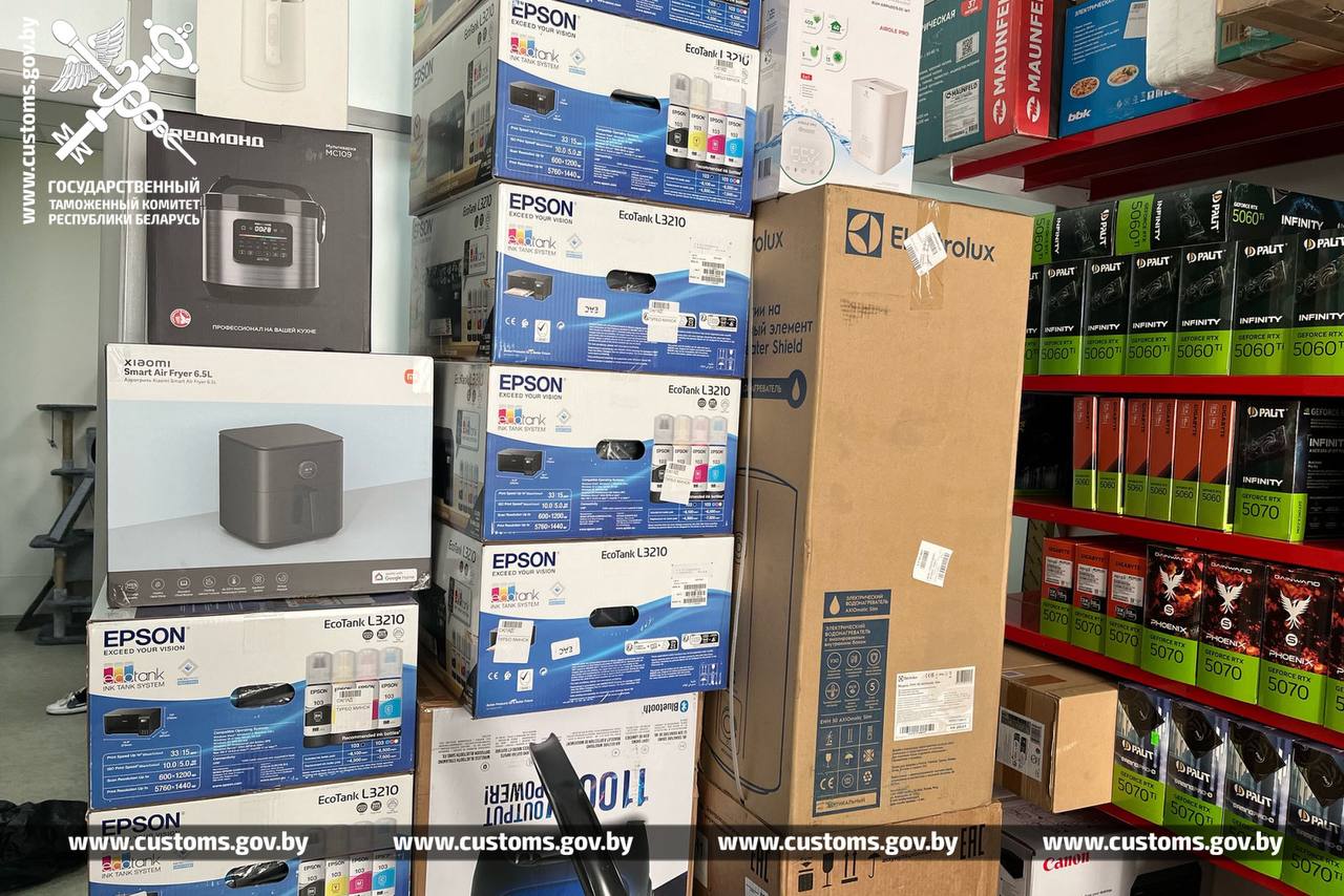 Мытня знайшла склады з таварамі, увезенымі па фальшывых дакументах