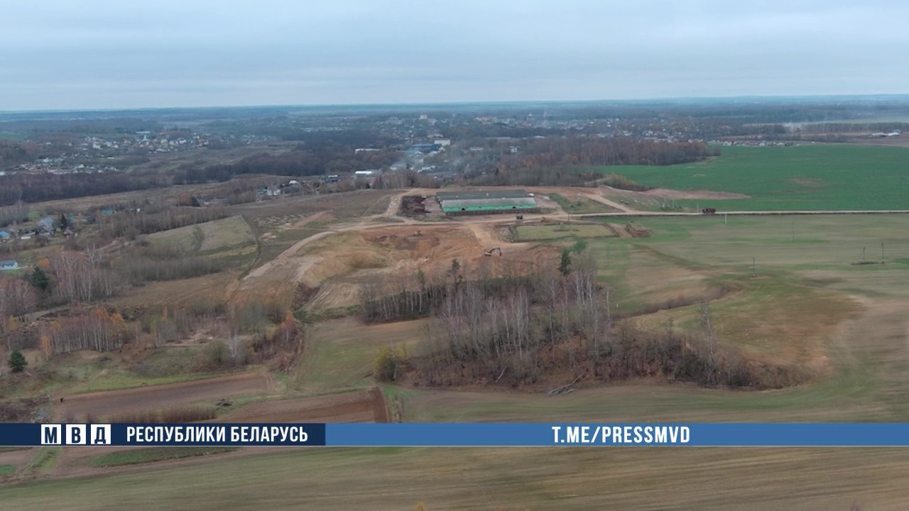 Трех человек задержали по подозрению в незаконной добыче песка