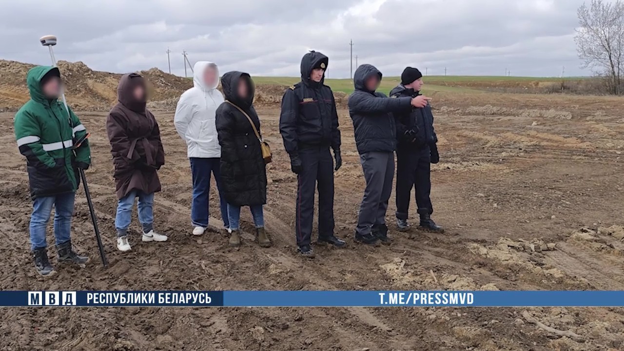 Трех человек задержали по подозрению в незаконной добыче песка