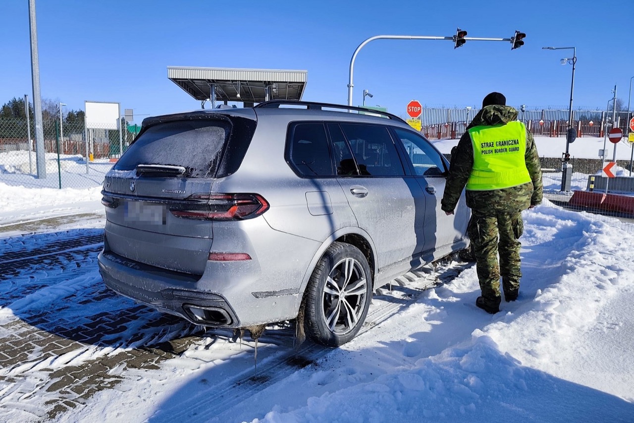 Угнанный BMW за 126 тысяч долларов пытались ввезти в Беларусь