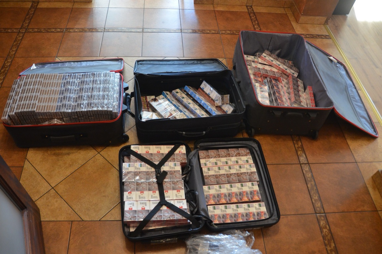 Три человека, связанных с контрабандой сигарет метеозондами, задержаны в Польше