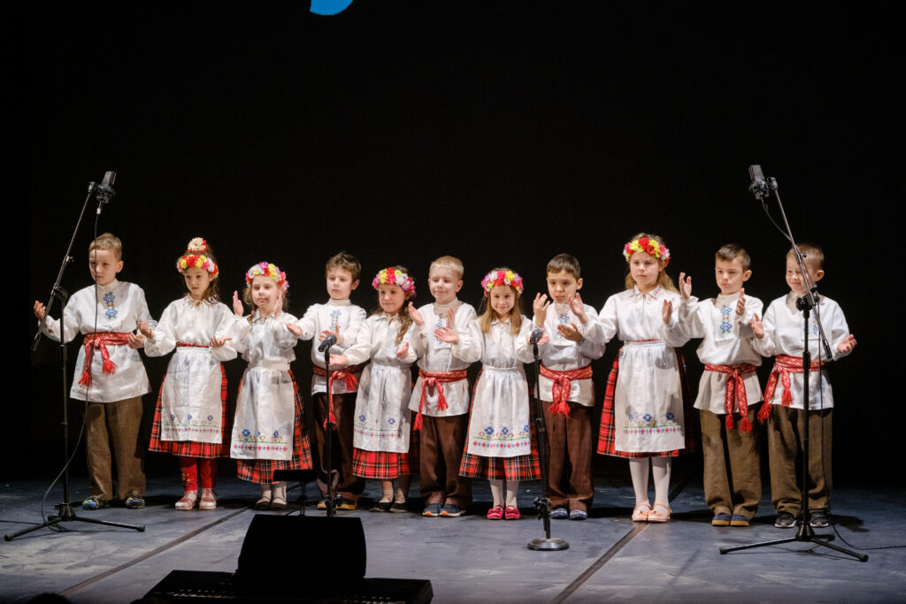 «Каб кожны змог адчуць сябе сапраўдным акторам»: каманда фонду Tutaka пра Міжнародны дэкламатарскі конкурс, беларускую мову і яе дыялекты