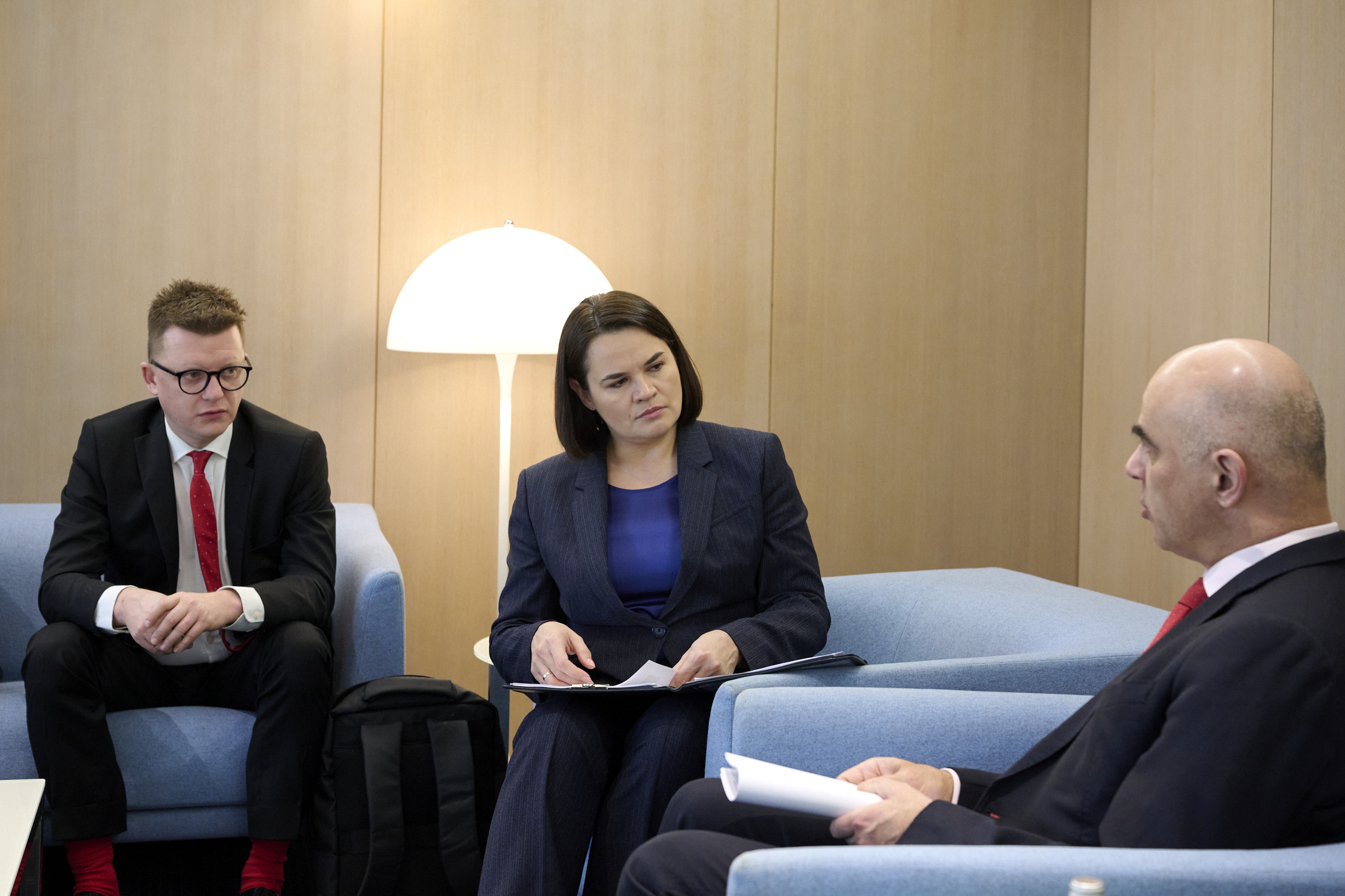 Тихановская вручила Крест добрососедства генсеку Совета Европы