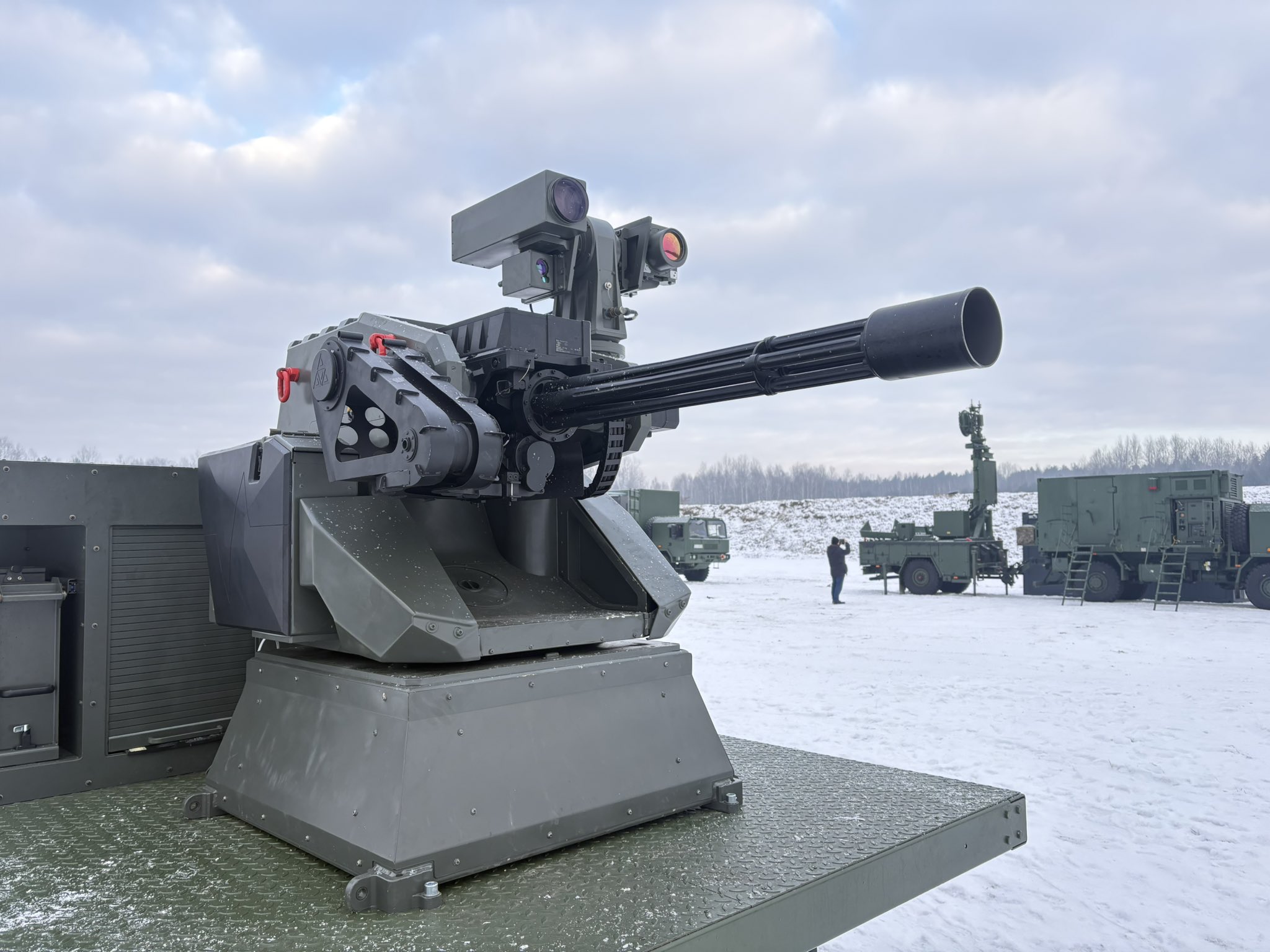 Польское Минобороны провело открытые испытания беспилотных систем вооружения