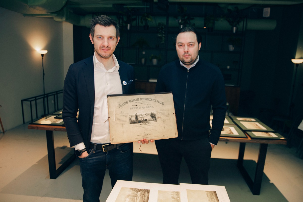 Падарунак да 219-годдзя творцы: ініцыятыва MALDZIS выкупіла 30 арыгінальных літаграфій Напалеона Орды