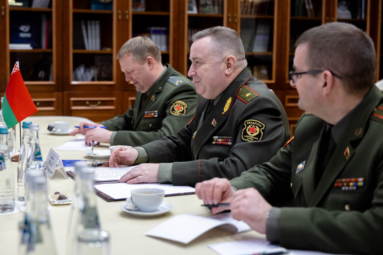 Беларусь и Россия обсудили сотрудничество в военной сфере