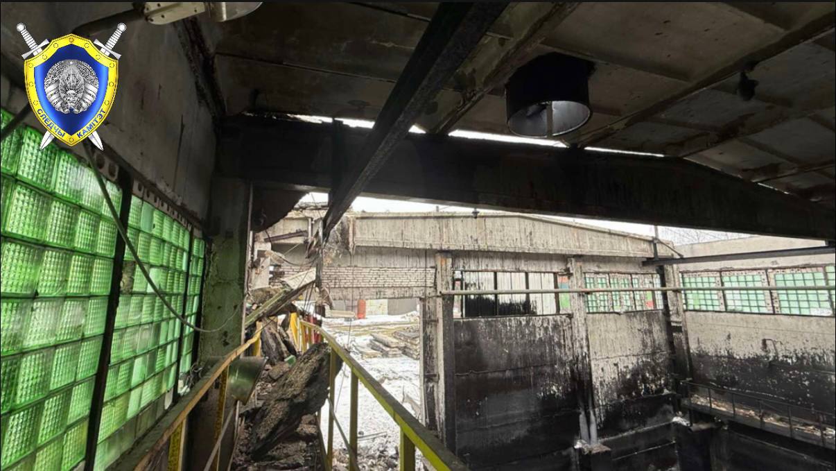 Рабочий упал с высоты 3 метров при демонтаже крыши в Осиповичах