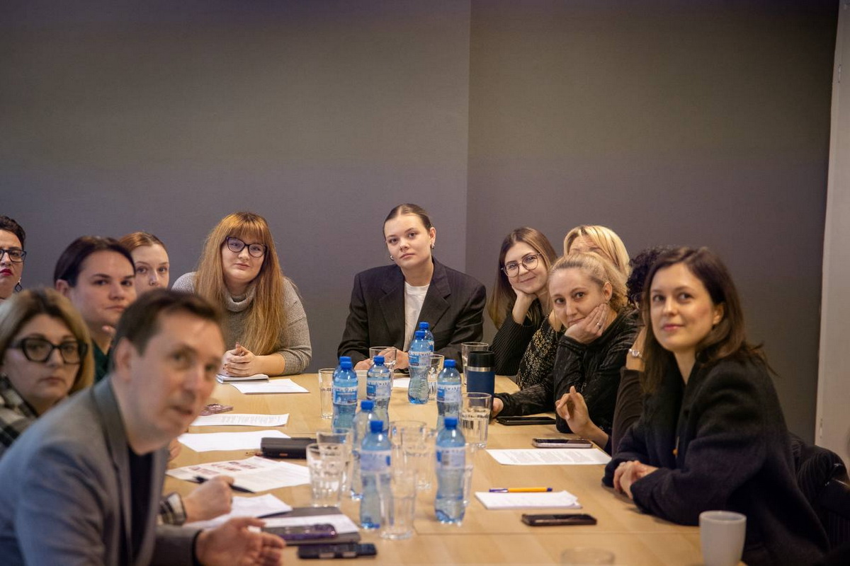 Тихановская встретилась в Варшаве с организациями помощи политзаключенным