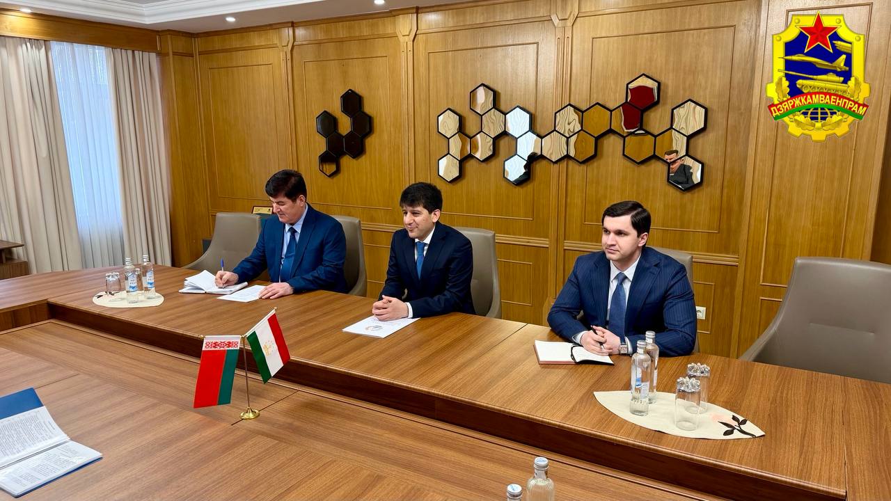 Госкомвоенпром Беларуси подписал контракты с Таджикистаном