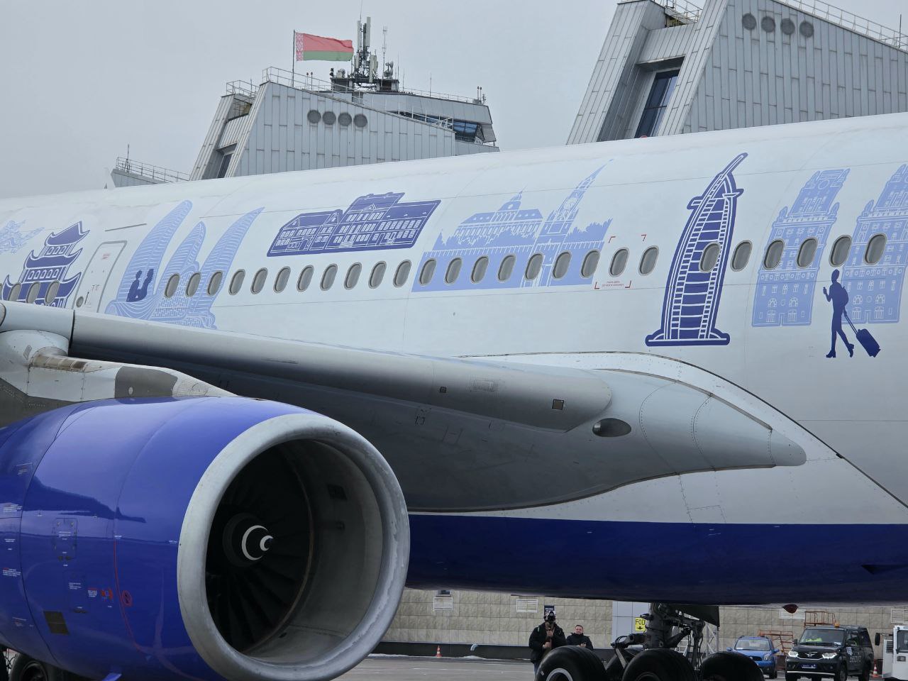 «Белавиа» представила новую ливрею дальнемагистральных самолетов