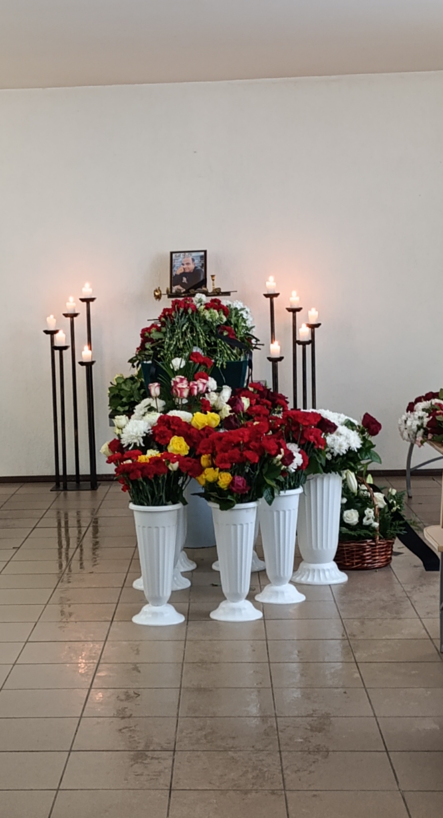 У Мінску развіталіся з выдаўцом і паэтам Раманам Цымберавым - фотафакт