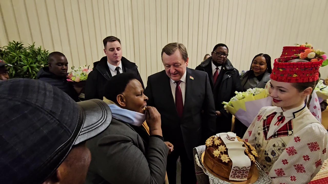 Парламентская делегация Зимбабве прилетела в Минск