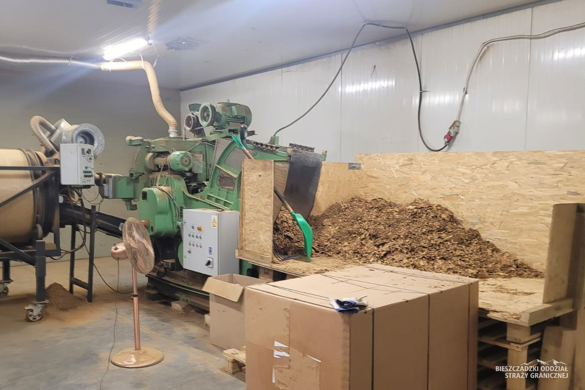 Дзесяць грамадзян Беларусі затрыманы на нелегальнай цыгарэтнай фабрыцы ў Польшчы