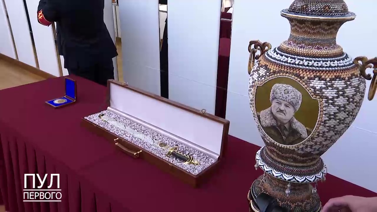 Лукашенко прорекламировал Ким Чен Ыну беларусское стрелковое оружие