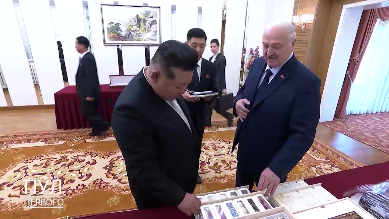 Лукашенко прорекламировал Ким Чен Ыну беларусское стрелковое оружие