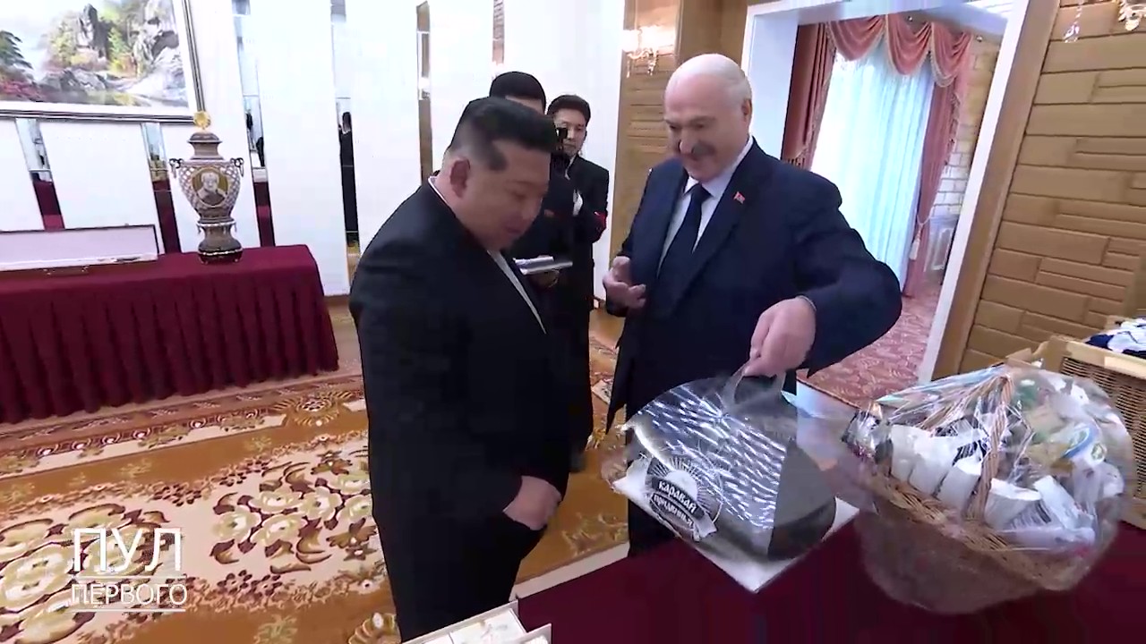 Лукашенко прорекламировал Ким Чен Ыну беларусское стрелковое оружие