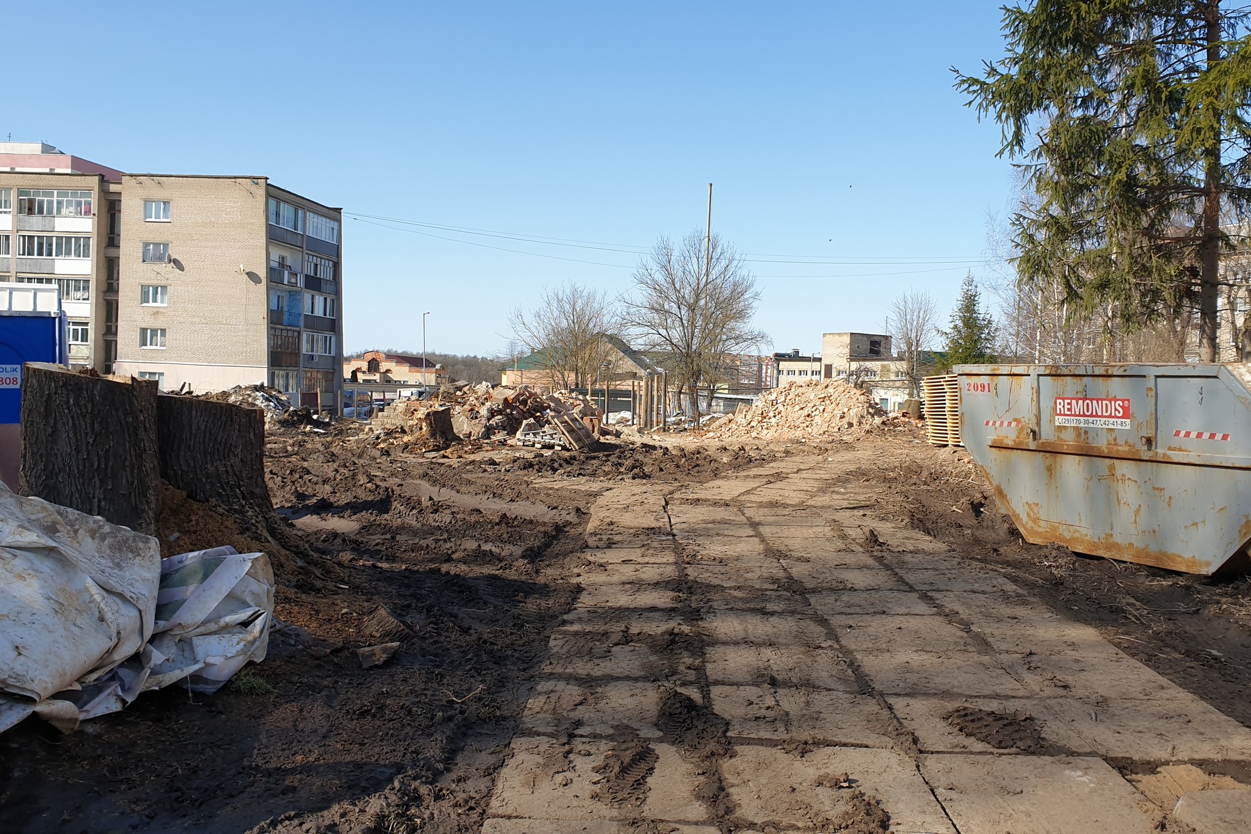 У Магілёве знеслі ўнікальны «дом з брандмаўэрам»: горад страціў апошняга сведку вуліцы Ледзькаўскай