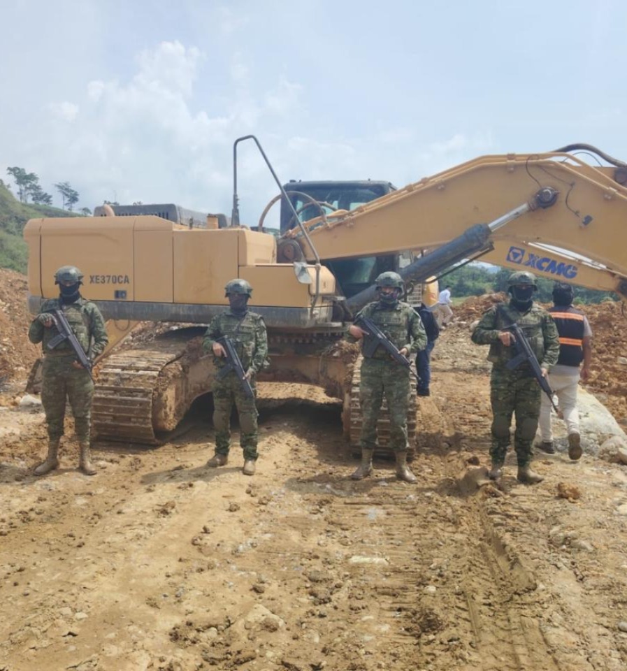 Эквадор и США начали военную операцию против наркокартелей