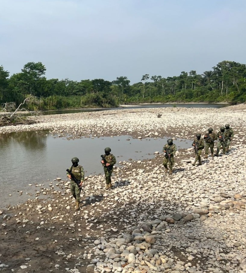 Эквадор и США начали военную операцию против наркокартелей