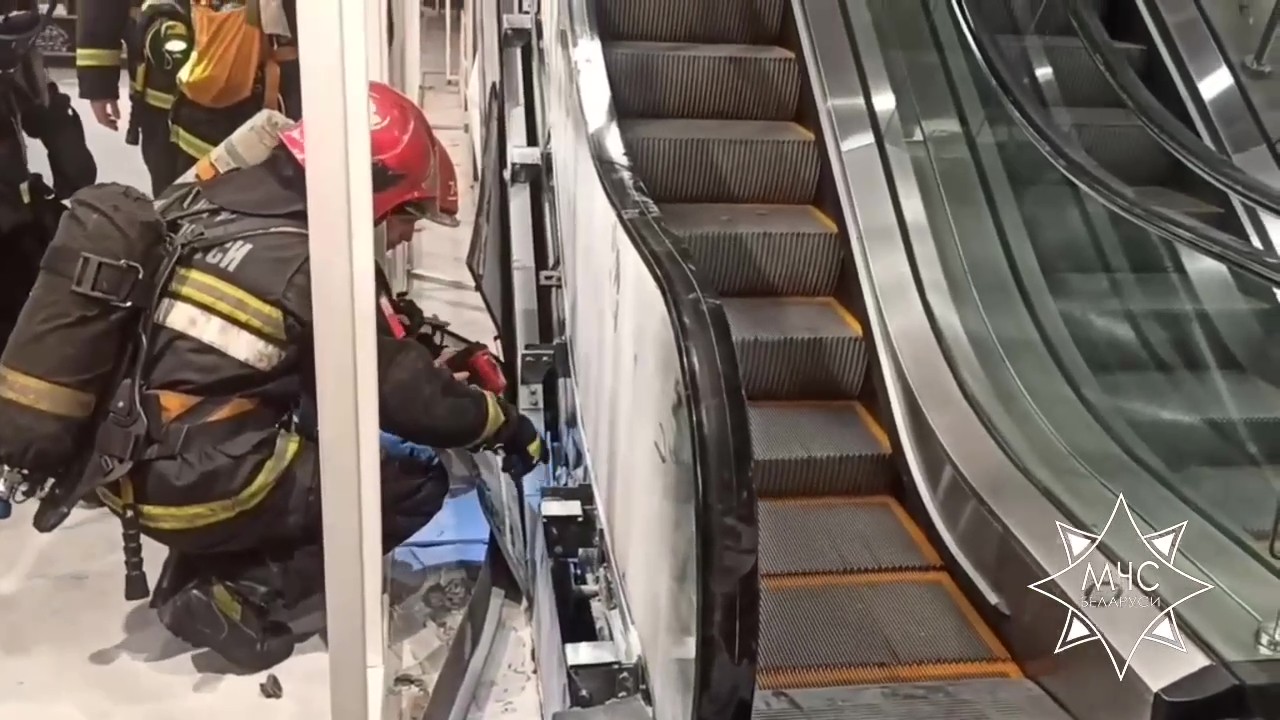 Спасатели ликвидировали загорание в минском ТЦ Dana Mall