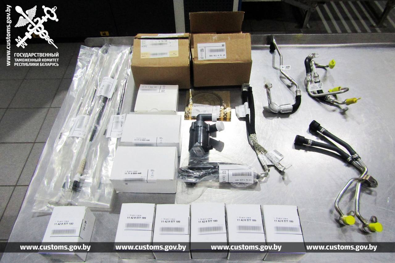 Таможня нашла тайники в автомобилях двух беларусов, ехавших из Польши