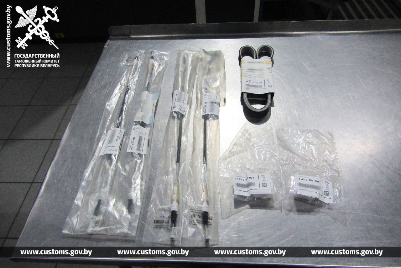 Таможня нашла тайники в автомобилях двух беларусов, ехавших из Польши