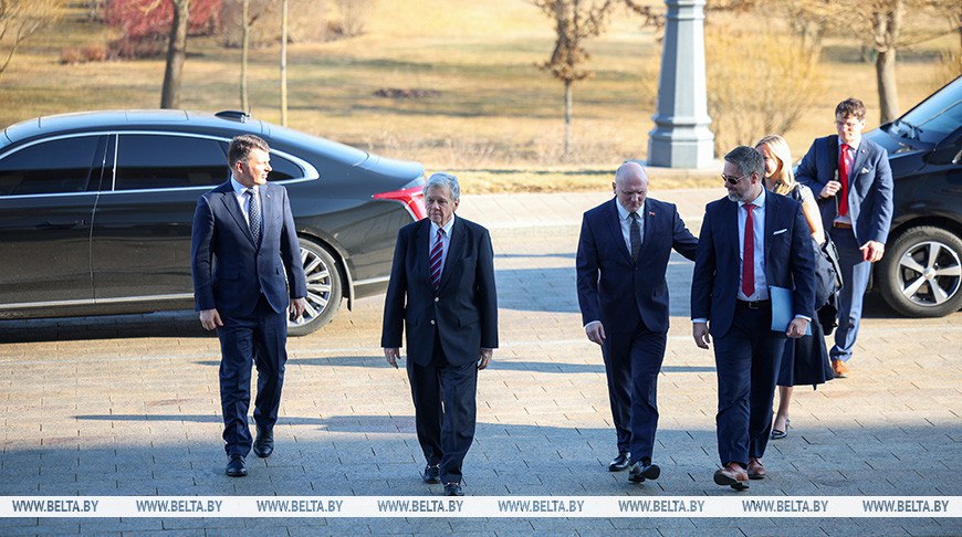 Лукашенко и Коул начали переговоры в Минске