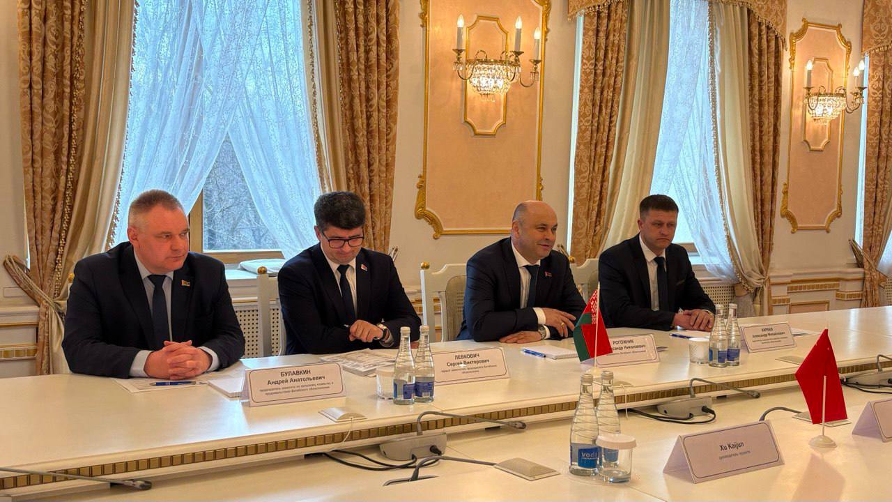 Китайский инвестор построит тепличный комплекс в зоне "Бремино-Орша". В прошлом году с ним встречался Лукашенко