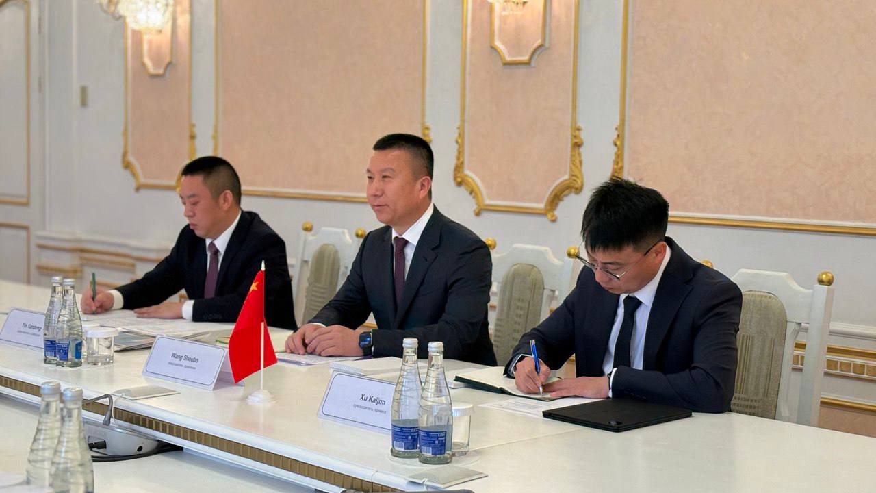 Китайский инвестор построит тепличный комплекс в зоне "Бремино-Орша". В прошлом году с ним встречался Лукашенко