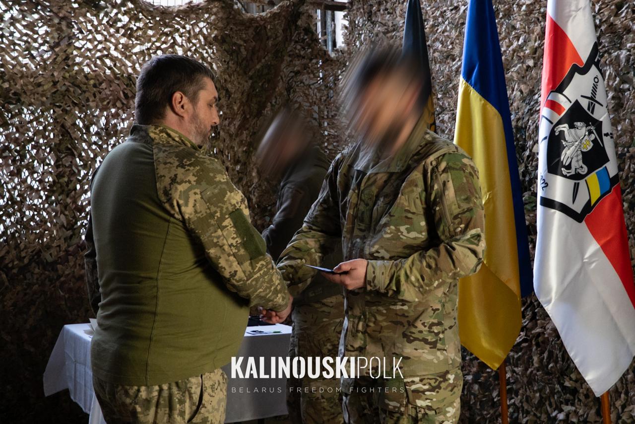 Бойцы полка Калиновского получили награды в Украине