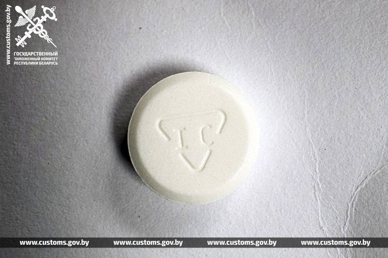 Гражданин Украины вез через Беларусь в Симферополь БАДы с кодеином. Возбуждено уголовное дело