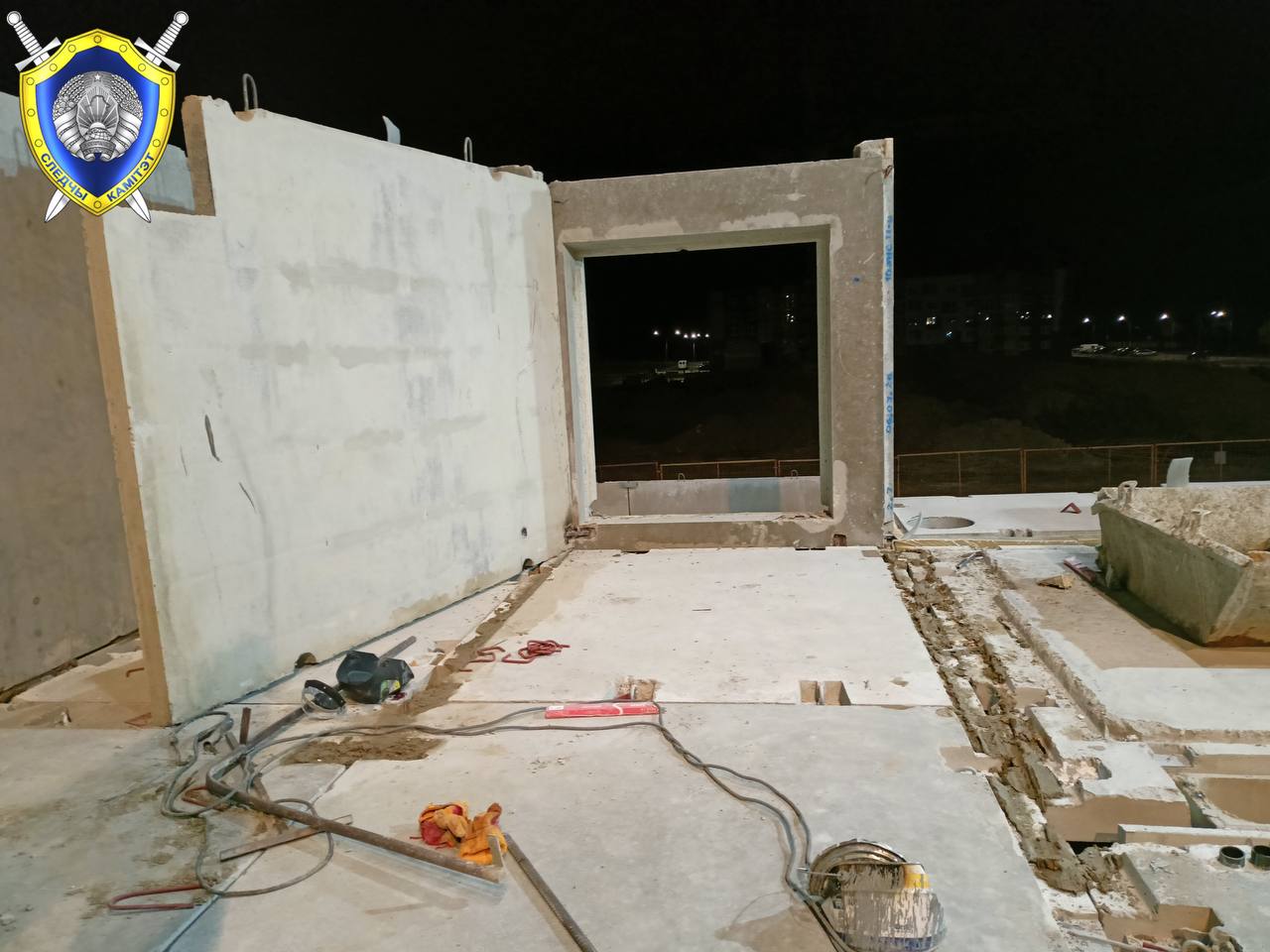 Плита перекрытия упала на строителей в Брестском районе