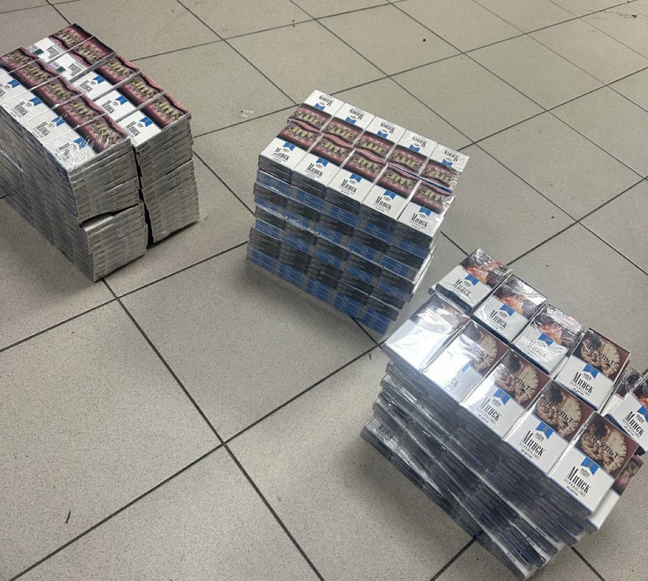 Очередной дрон с сигаретами прилетел в Литву