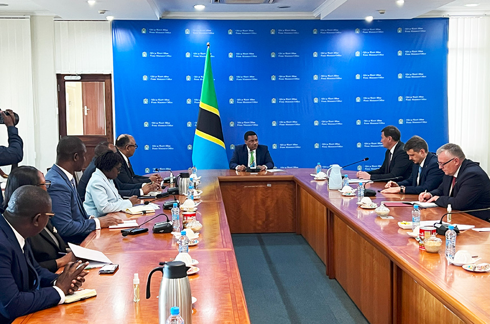 Рыженков в Танзании раздавал приглашения посетить Беларусь