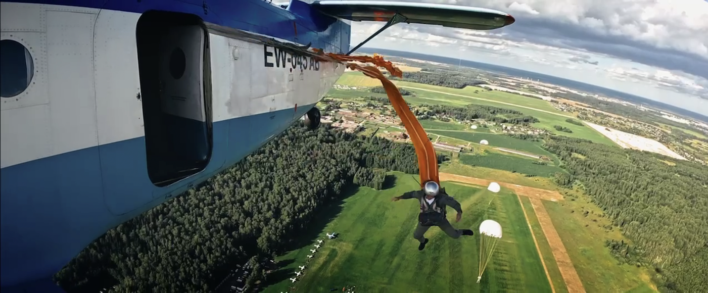 «Адно на дваіх»: у Беларусі выходзіць у пракат ігравая стужка пра лётчыкаў Андрэя Нічыпорчыка і Мікіту Куканенку