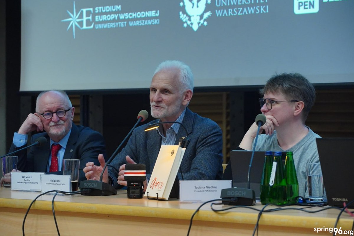 «Шаноўны Аляксандр Фядута, гэта ваш выбар, на якой мове пішаце свае кнігі»: у сеціве пасля выказвання Алеся Бяляцкага разгарэлася дыскусія пра беларускую мову