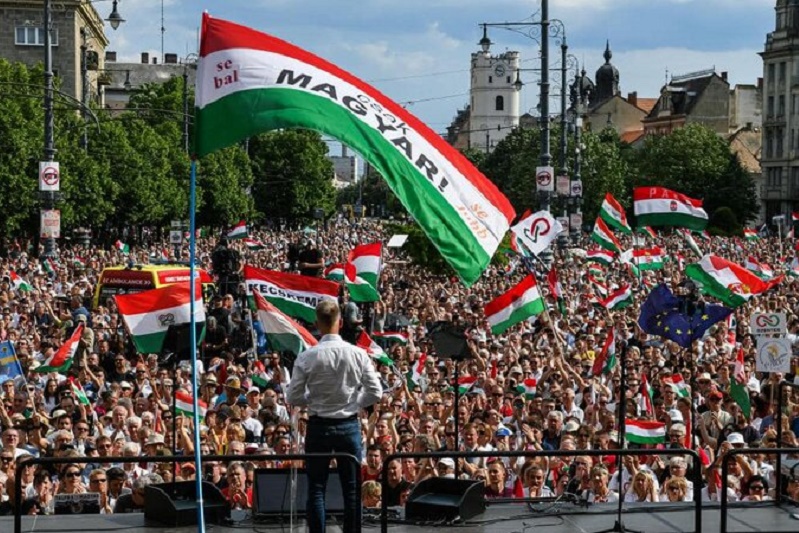 Выборы в Венгрии: система Орбана, утечки и «украинская карта»