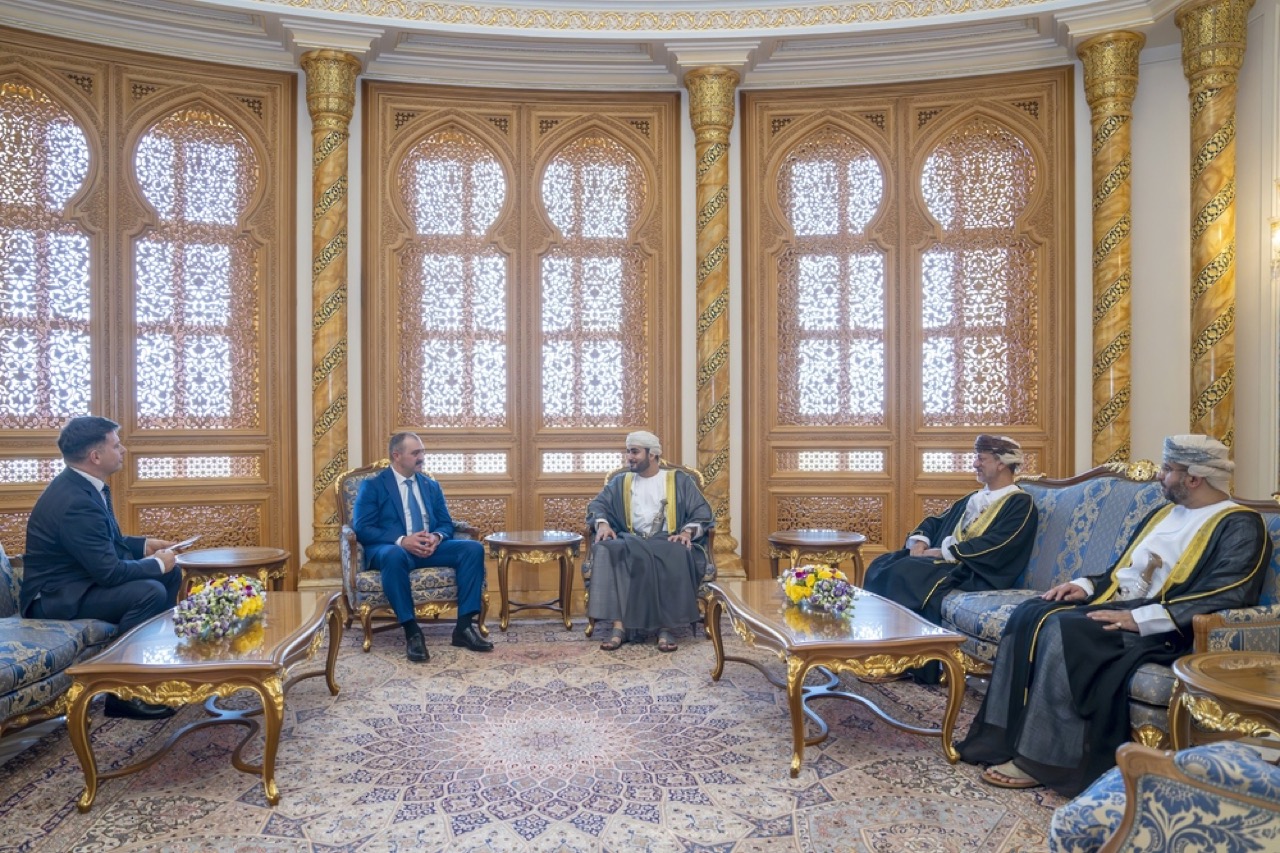 Виктор Лукашенко привез султану Омана письменное послание от отца