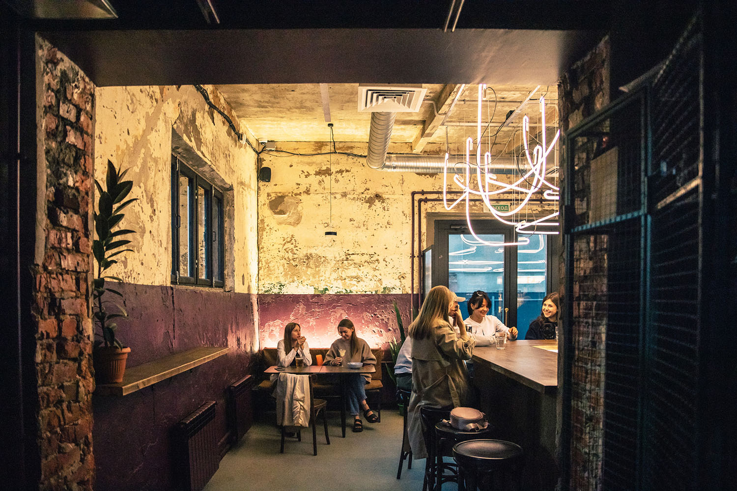 У Мінску зачыняецца яшчэ адна культурная прастора — бар «Молодой»