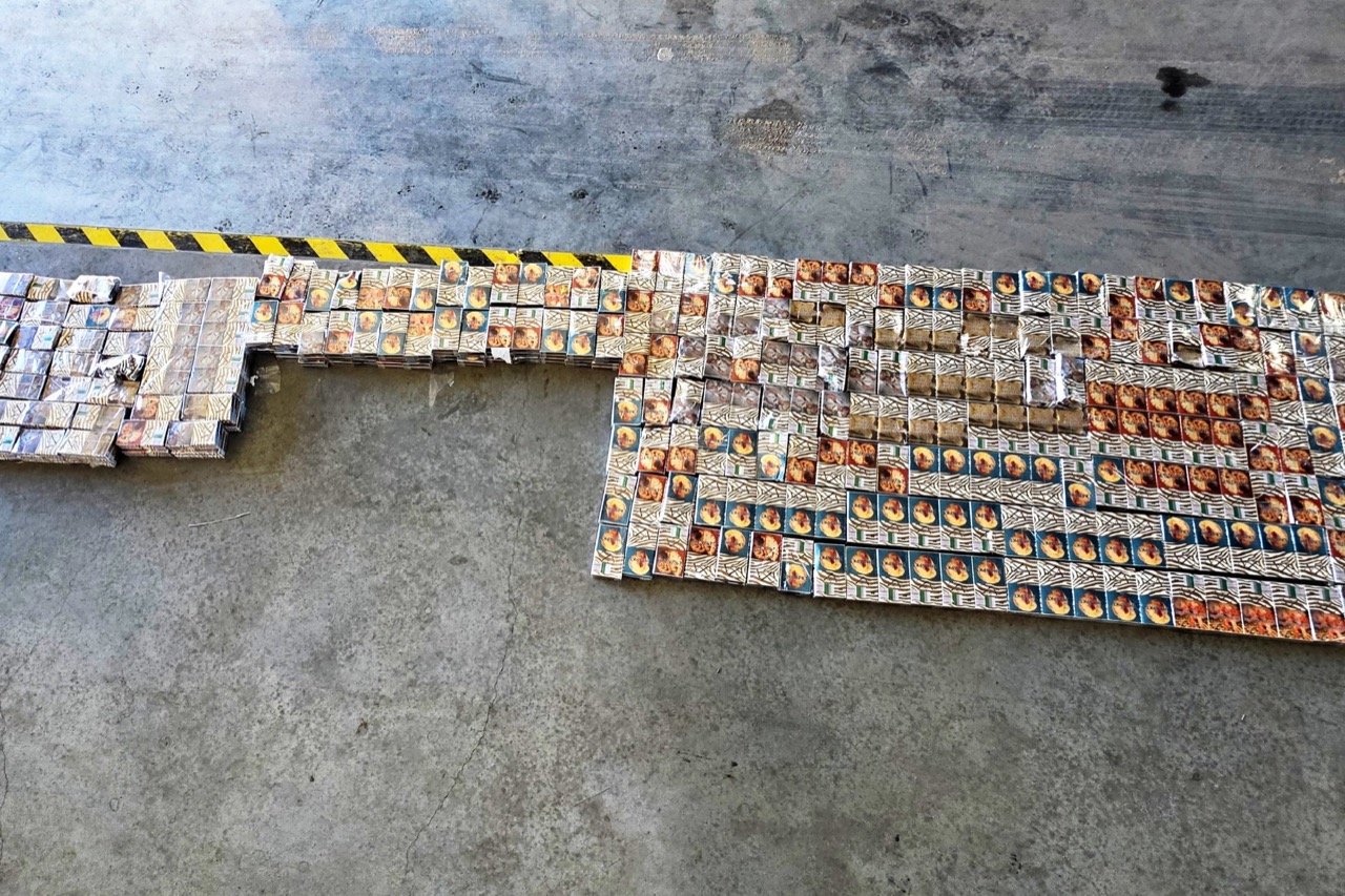 Литовским таможенникам пришлось разобрать автомобиль беларуса, чтобы добраться до сигарет