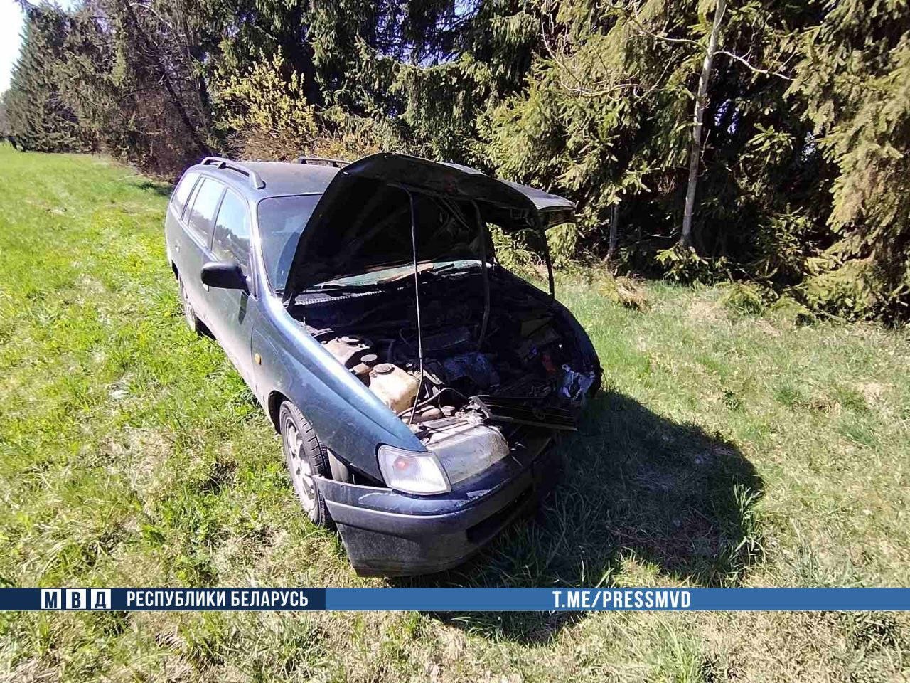 Toyota столкнулась с мотоблоком под Молодечно. Погибли двое пенсионеров