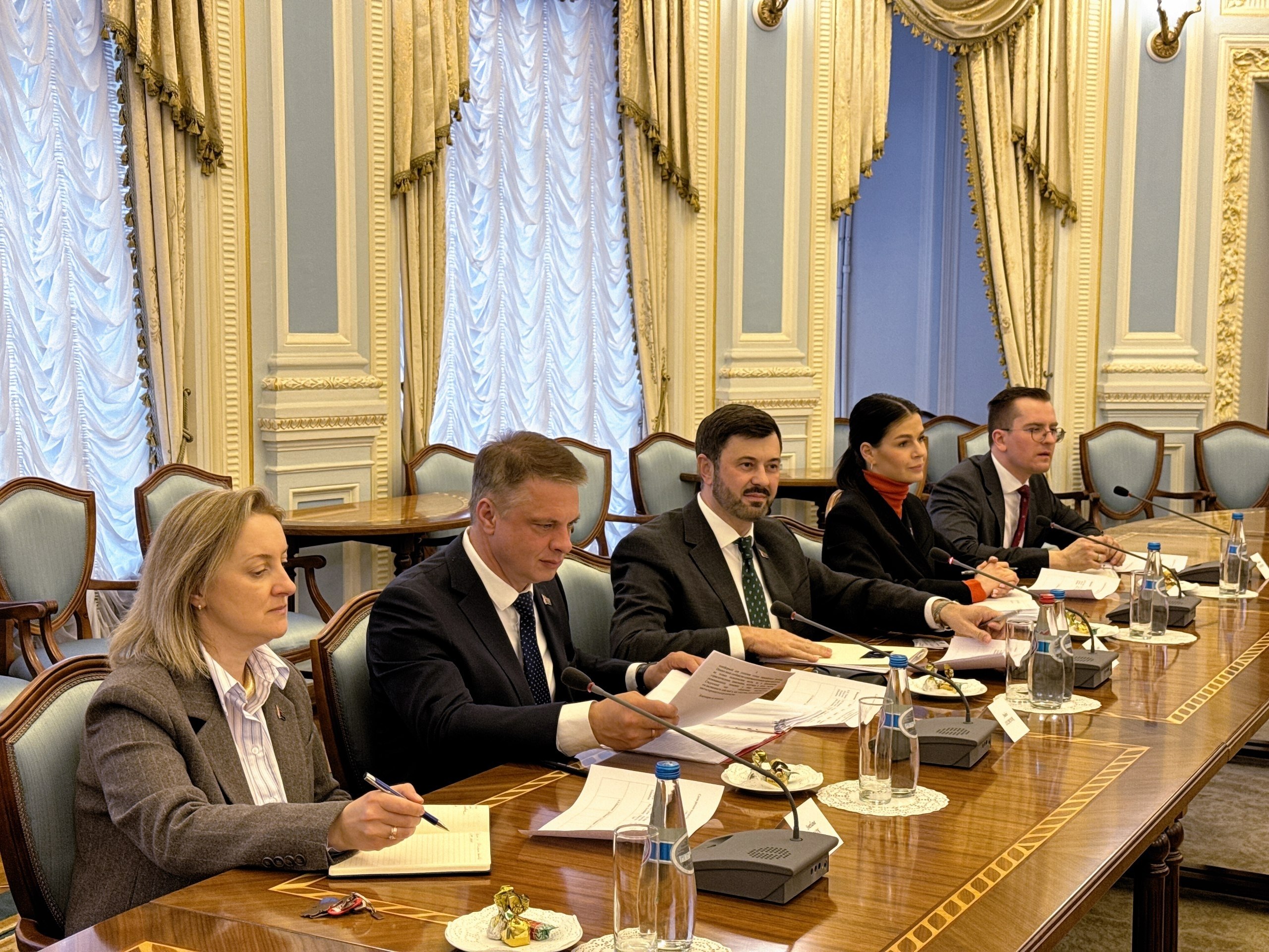 Замглавы беларусского МИДа собрал послов стран Персидского залива