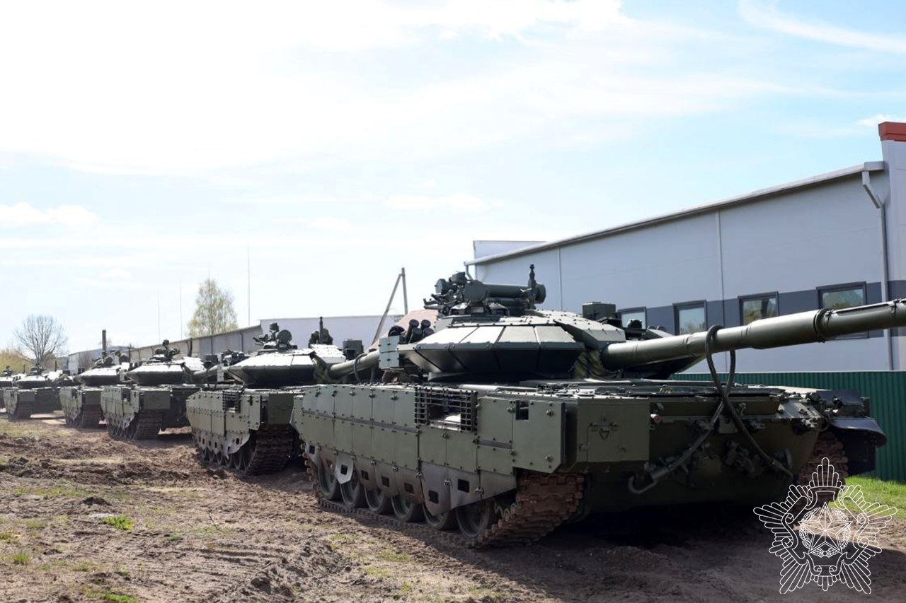 Belarusian Army Receives Batch of Upgraded T-72BM2 Tanks