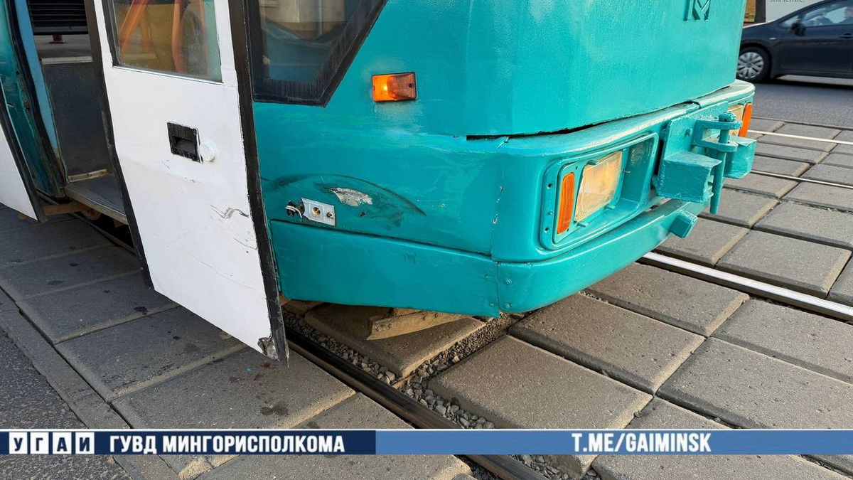 Lamborghini влетел в трамвай в Минске