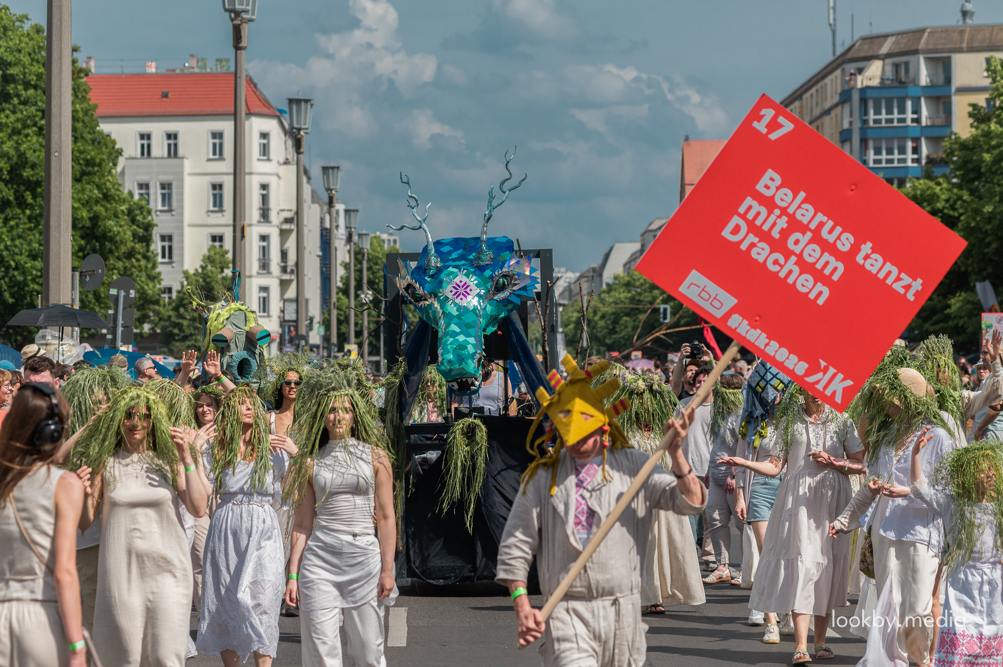 Participants of the Belarusian parade group “Belarus tanzt mit dem Drachen” took part in Berlin’s Karneval der Kulturen with costumes, wreaths and a large Цмок figure