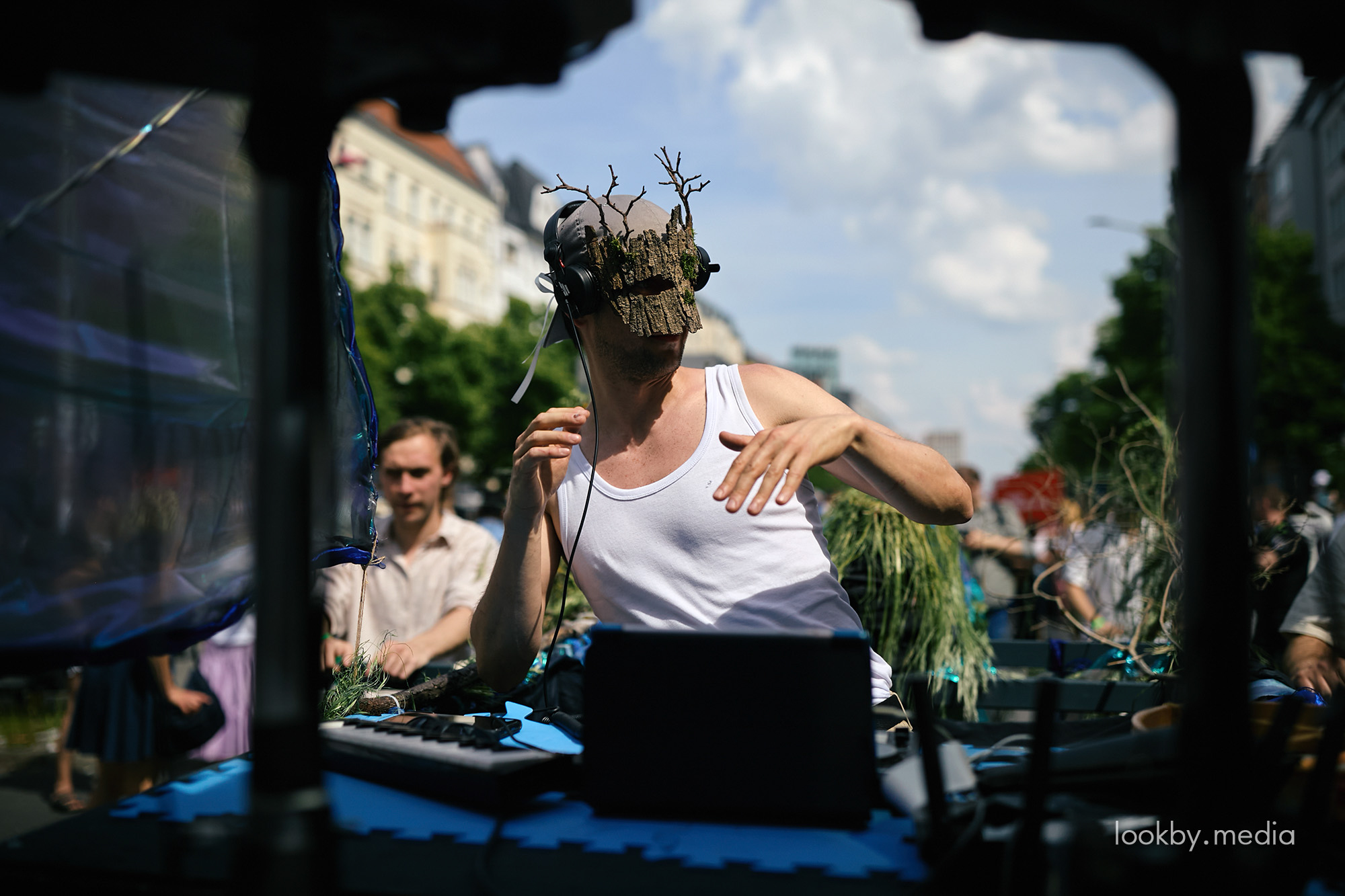 Participants of the Belarusian parade group “Belarus tanzt mit dem Drachen” took part in Berlin’s Karneval der Kulturen with costumes, wreaths and a large Цмок figure