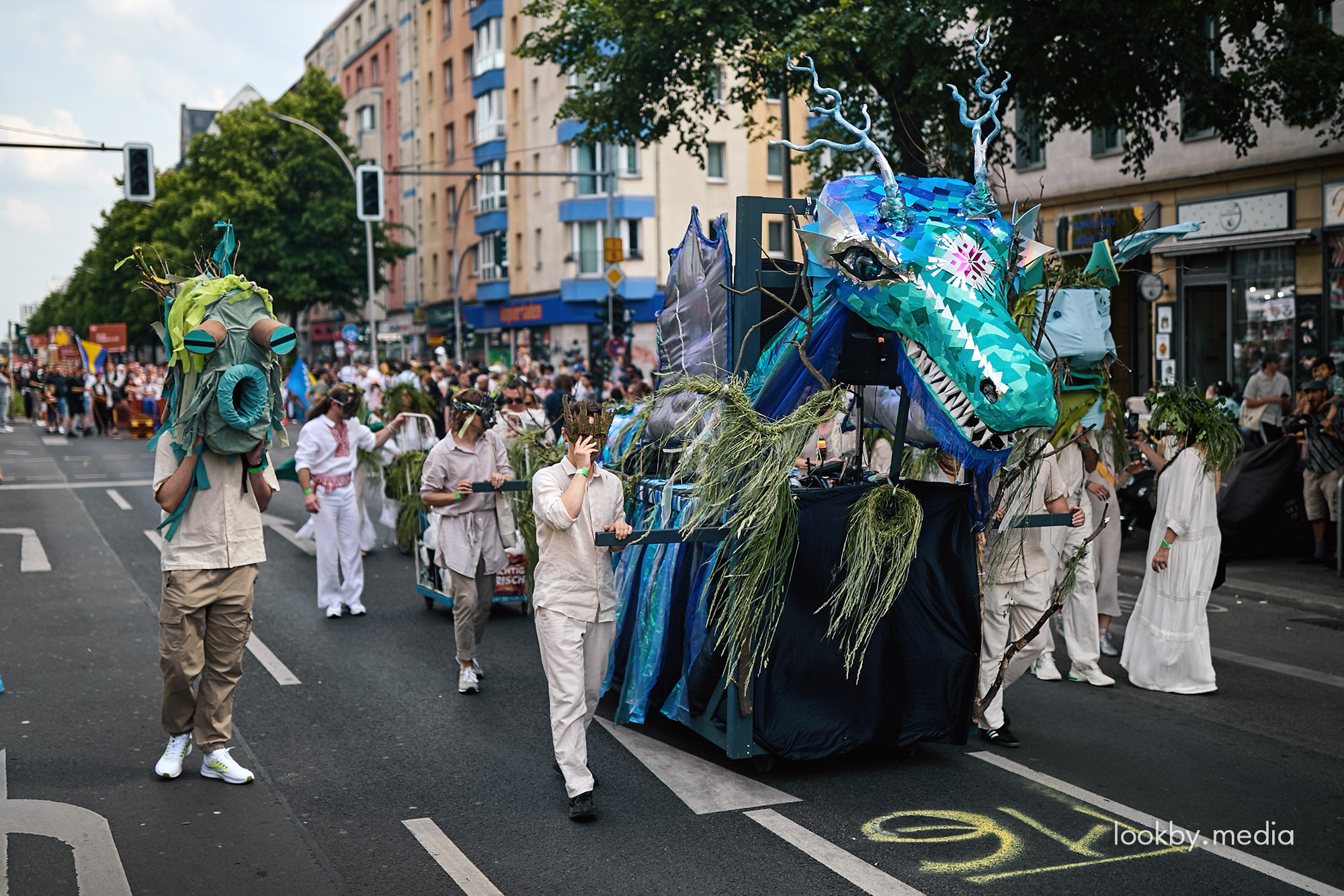 Participants of the Belarusian parade group “Belarus tanzt mit dem Drachen” took part in Berlin’s Karneval der Kulturen with costumes, wreaths and a large Цмок figure